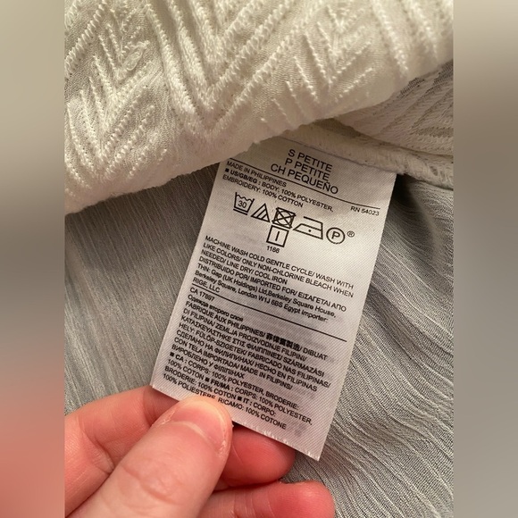 Banana Republic White Sheer Chevron Embroidered Tie Front Blouse Top - Picture 4 of 5